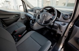 Nissan NV200 Combi, interior