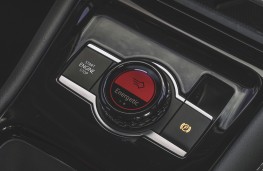 Volkswagen Tiguan, 2026, centre console control
