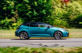 Toyota Corolla, 2025, side