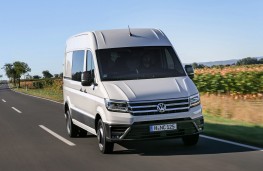 Volkswagen Crafter, 2017, front, action