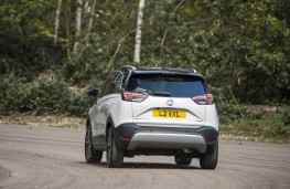 Vauxhall Crossland X, 2017, rear, action