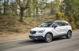 Vauxhall Crossland X, 2017, side, action 1