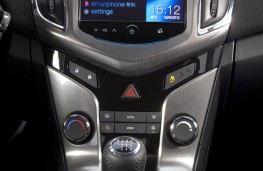 Chevrolet Cruze Station Wagon, centre console