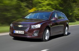 Chevrolet Cruze Station Wagon, front, action