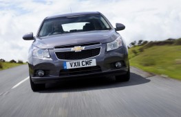 Chevrolet Cruze hatchback, front, action