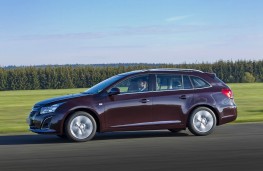 Chevrolet Cruze Station Wagon, side, action