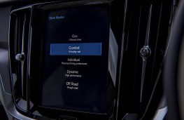 Volvo V60 Cross Country, 2019, drive mode display