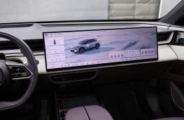 Mazda CX-6e, 2026, display screen