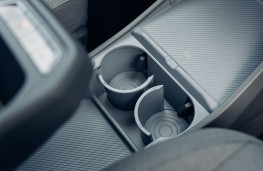 BYD Sealion 7, 2025, cup holder