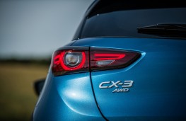 Mazda CX-3, 2018, badge