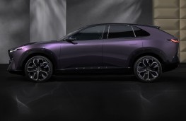 Mazda CX-6e, 2026, side