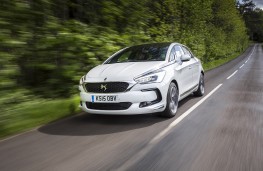 DS, DS 5 Hybrid4, front, action
