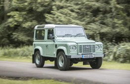 Land Rover Defender Heritage Edition 2015, action