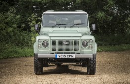 Land Rover Defender Heritage Edition 2015, head on