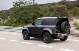 Land Rover Defender 90 V8, 2021, rear