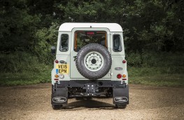 Land Rover Defender Heritage Edition 2015, rear