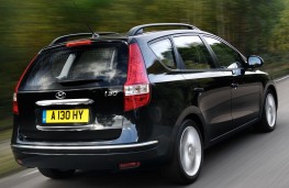 Hyundai i30 estate, rear, action
