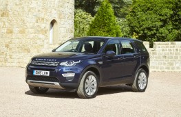 Land Rover Discovery Sport, front