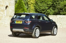 Land Rover Discovery Sport, front quarter