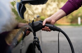 Isuzu D-Max, 2025, charging