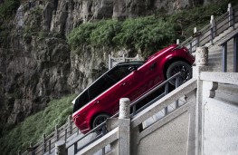 Range Rover Sport P400e, Heaven's Gate climb, side