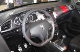 Citroen DS3 Cabrio Racing, interior