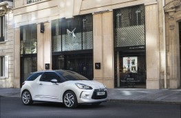 DS3 outside DS World, Paris