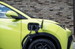 BYD Dolphin Surf, 2025, charging