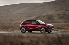 DS 3 Performance Line, 2025, side