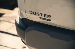 Dacia Duster hybrid 155, 2025, badge