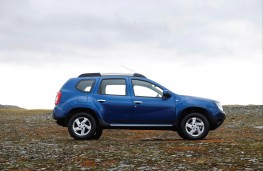 Dacia Duster, side