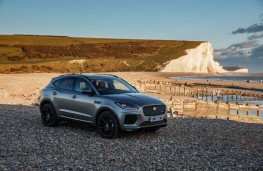 Jaguar E-Pace, front