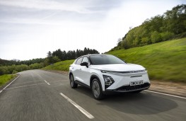 Omoda E5, 2024, front, action