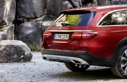 Mercedes-Benz E-Class All-Terrain, tailgate