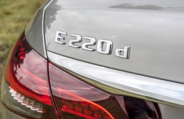 Mercedes-Benz E 220d, 2024, badge