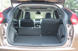 Mitsubishi Eclipse Cross, boot, seats folded
