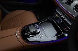 Mercedes-Benz E 220d AMG Line, 2016, console 
