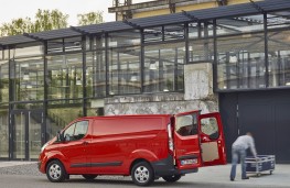 Ford Transit Custom EcoBlue, rear, loading