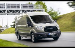 Ford Transit EcoBlue, front