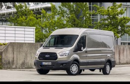 Ford Transit EcoBlue, side