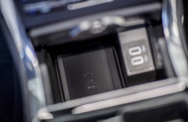 Ford Edge, 2018, phone charger