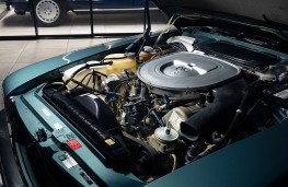 Mercedes-Benz 500S 1982, 2025, engine