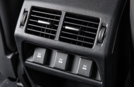 Jaguar E-Pace, 2017, charging points