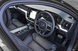 Volvo S60, interior
