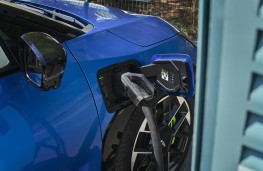 Kia EV4 GT-Line, 2026, charging