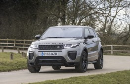 Range Rover Evoque HSE Dynamic, front quarter