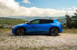 Kia EV4 GT-Line, 2026, side