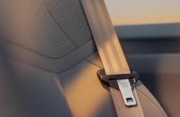 Volvo EX60, 2026, multi-adaptive seatbelt