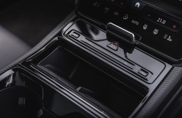 Ford Explorer, 2025, console storage