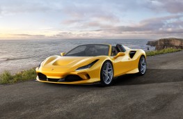 Ferrari F8 Spider, 2018, front